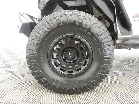 Used 2018 Jeep Wrangler Unlimited Rubicon image 28