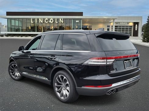 New 2025 Lincoln Aviator Reserve w/ Illumination Package image 3