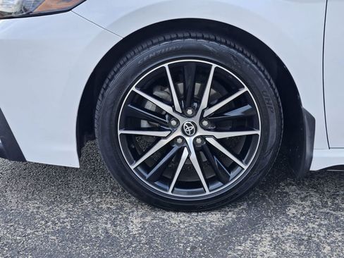Used 2022 Toyota Camry SE FWD image 9