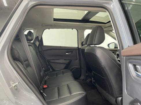 Used 2023 Nissan Rogue SL w/ SL Premium Package FWD image 18