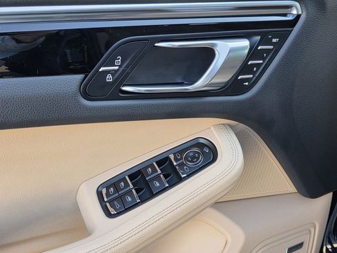 Used 2024 Porsche Macan image 24