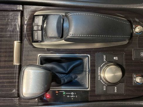 Used 2014 Lexus LS 460 AWD image 17