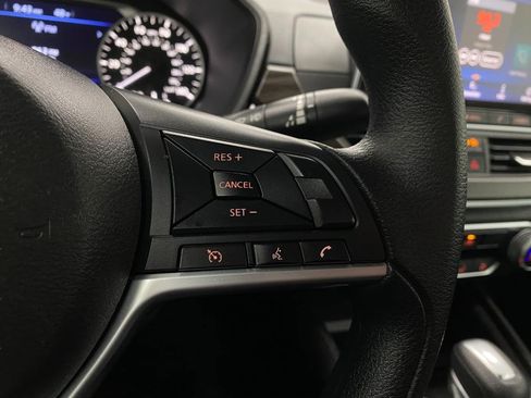 Certified 2025 Nissan Altima 2.5 SV FWD image 15