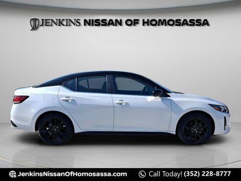 Certified 2025 Nissan Sentra SR w/ Midnight Edition FWD image 2