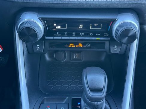 Used 2024 Toyota RAV4 LE image 17