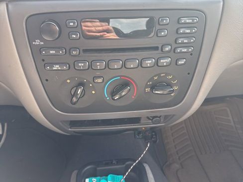 Used 2003 Ford Taurus SES image 9