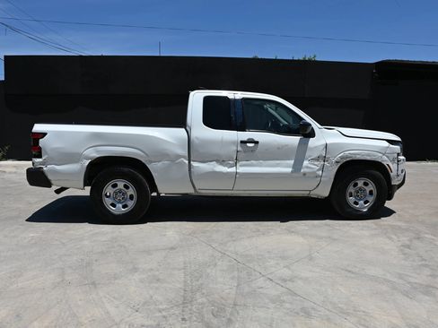 Used 2024 Nissan Frontier S RWD image 7