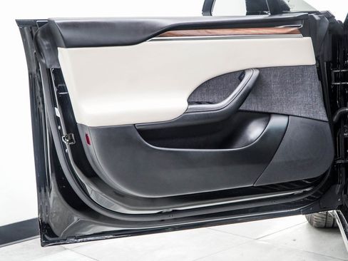 Used 2021 Tesla Model S Plaid image 38