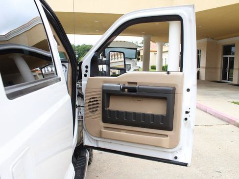 Used 2015 Ford F250 Lariat w/ Lariat Ultimate Package AWD/4WD image 28