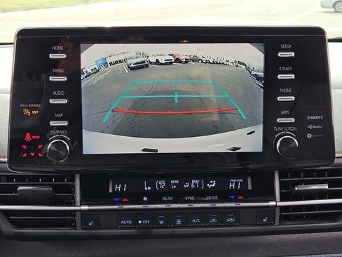 Used 2022 Toyota Sienna XSE image 23