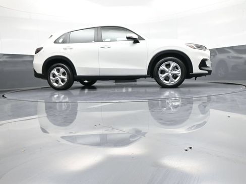 Certified 2025 Honda HR-V LX image 27