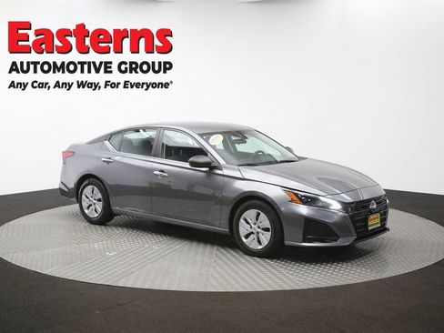 Used 2024 Nissan Altima 2.5 S FWD image 47