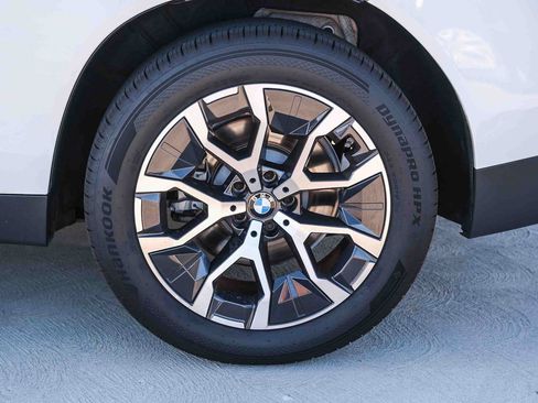 Used 2025 BMW X3 xDrive30i AWD/4WD image 9