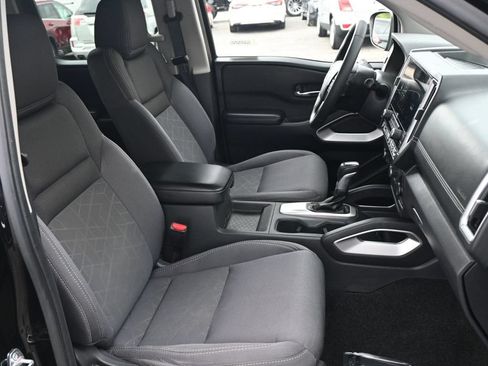 Used 2025 Nissan Frontier SV w/ SV Convenience Package RWD image 18