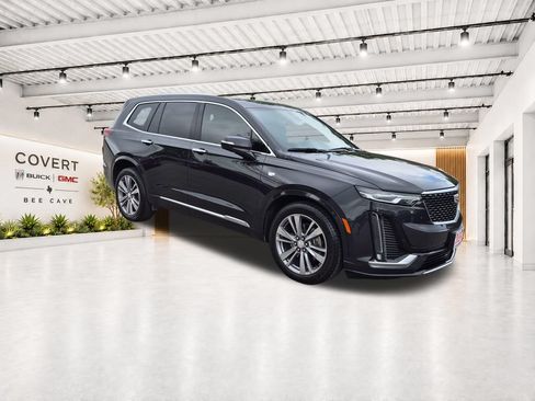 Used 2020 Cadillac XT6 Premium Luxury FWD image 1