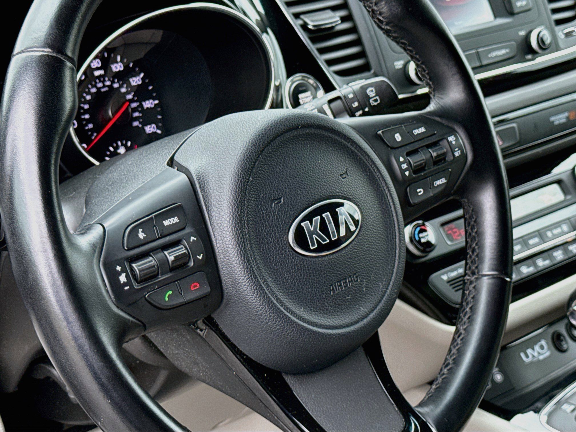 Used 2016 Kia Sedona EX FWD image 12