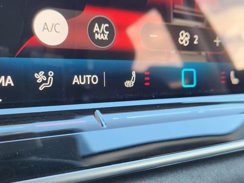 New 2026 Volkswagen Tiguan SE image 14