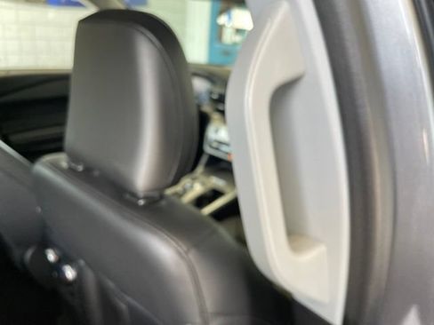 Used 2022 Ford Explorer XLT w/ Equipment Group 202A AWD/4WD image 53