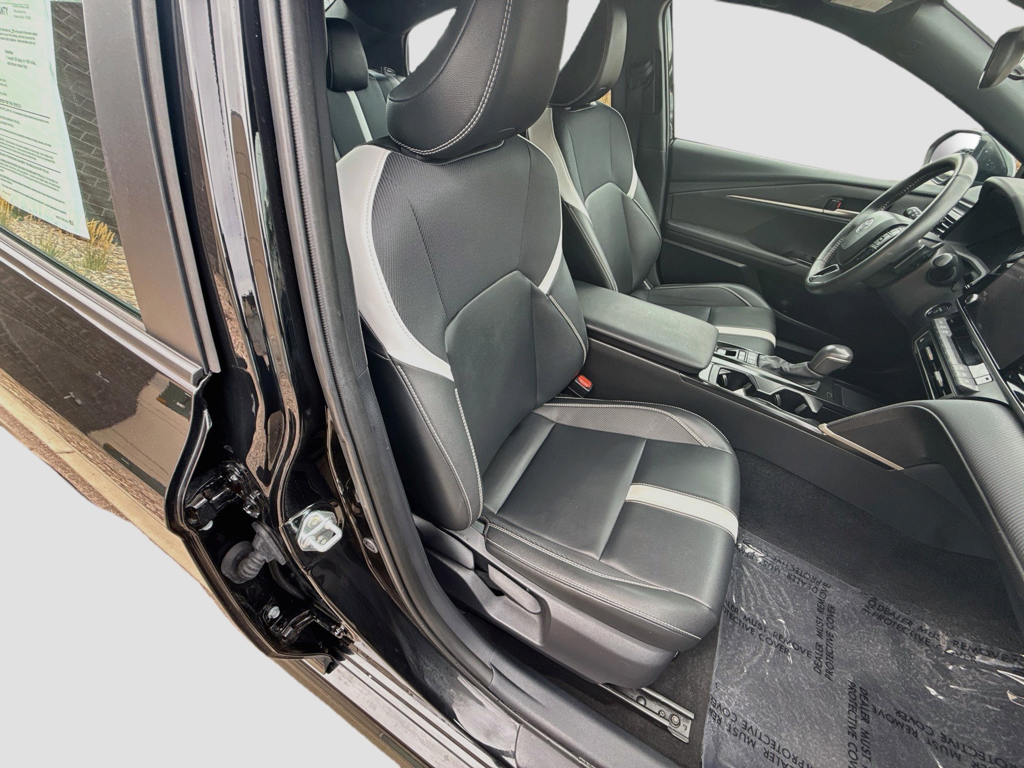 Used 2025 Toyota Camry SE FWD image 31