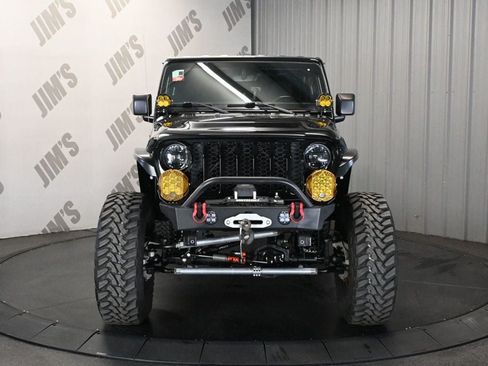 Used 2023 Jeep Gladiator Sport AWD/4WD image 2