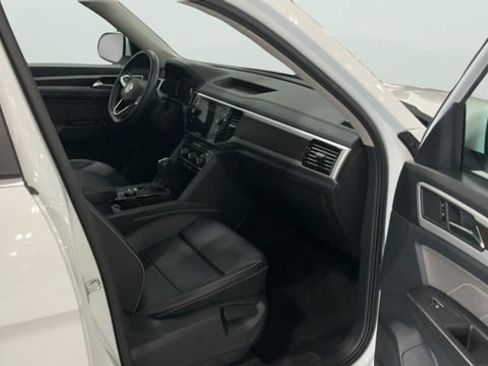 Used 2023 Volkswagen Atlas SE AWD/4WD image 12