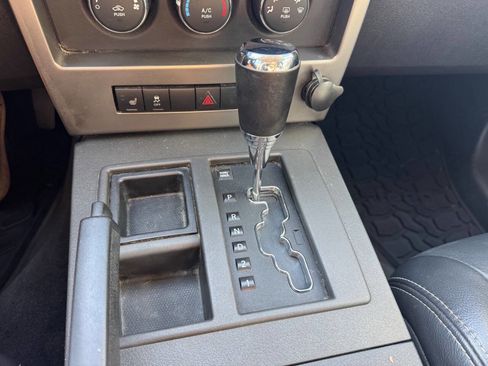 Used 2012 Jeep Liberty Sport image 21