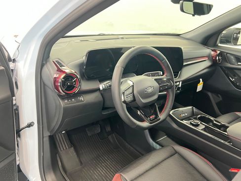New 2027 Chevrolet Equinox RS w/ Safety and Technology Package FWD image 17