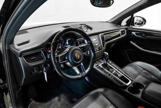 Used 2018 Porsche Macan AWD/4WD image 4