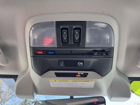 Used 2023 Subaru Crosstrek 2.5i Limited w/ Moonroof Package image 30