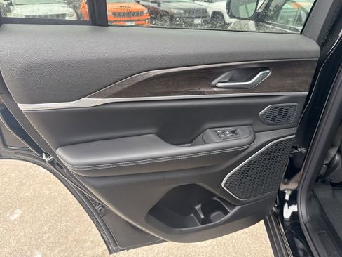 New 2026 Jeep Grand Cherokee Limited image 24