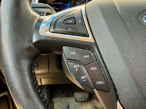 Used 2017 Ford Edge Titanium w/ Equipment Group 301A AWD/4WD image 21