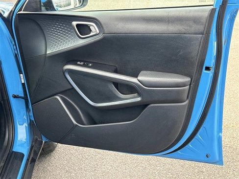 Used 2024 Kia Soul EX image 8