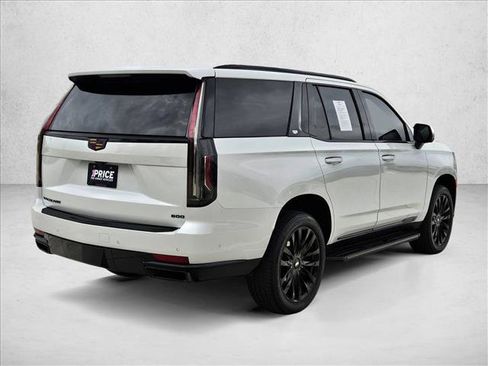 Used 2024 Cadillac Escalade Premium Luxury RWD image 5