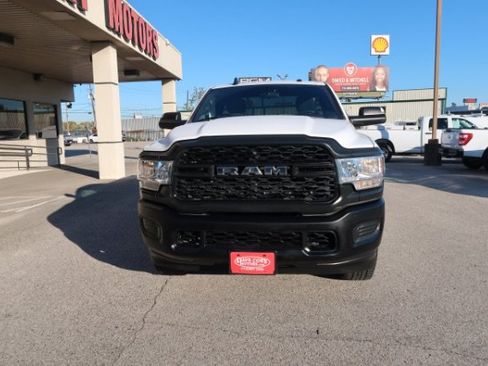 Used 2022 RAM 2500 Tradesman AWD/4WD image 2