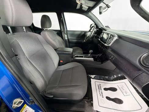 Used 2016 Toyota Tacoma TRD Sport image 28