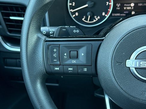 Used 2023 Nissan Rogue SV AWD/4WD image 30