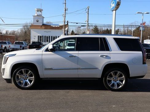 Used 2019 Cadillac Escalade Premium Luxury image 16