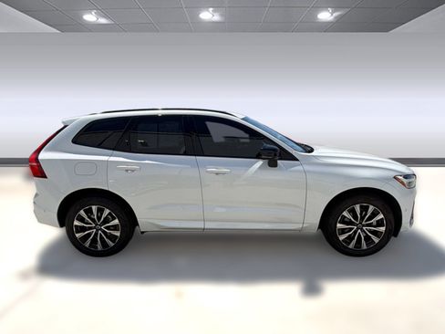Used 2025 Volvo XC60 B5 Plus AWD/4WD image 8
