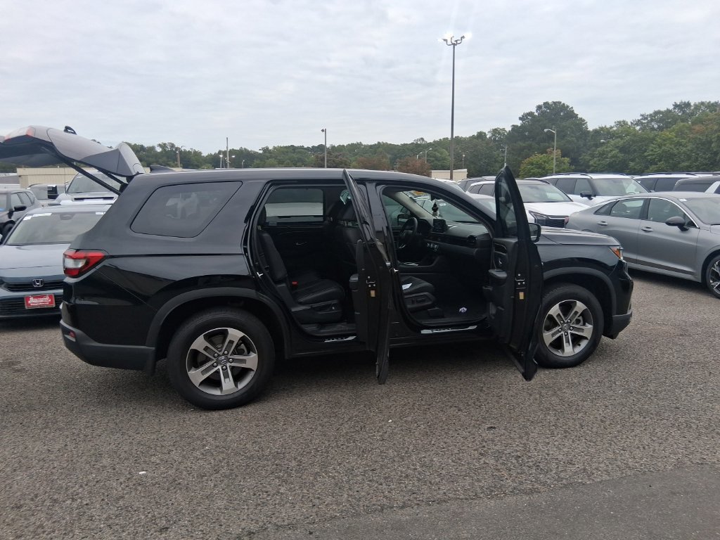 Used 2025 Honda Pilot EX-L image 19