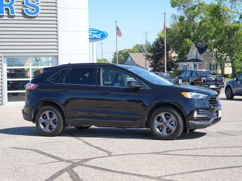 Used 2024 Ford Edge SEL w/ Sport Appearance Package AWD/4WD image 2