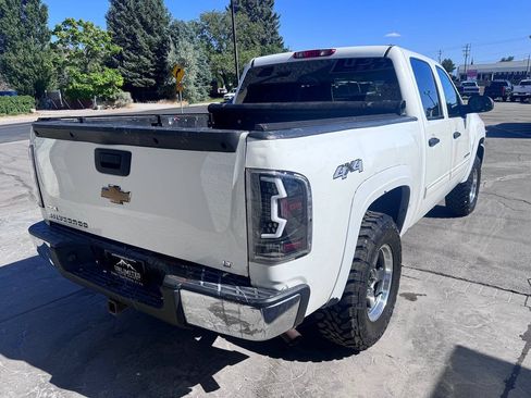 Used 2010 Chevrolet Silverado 1500 LT AWD/4WD image 10