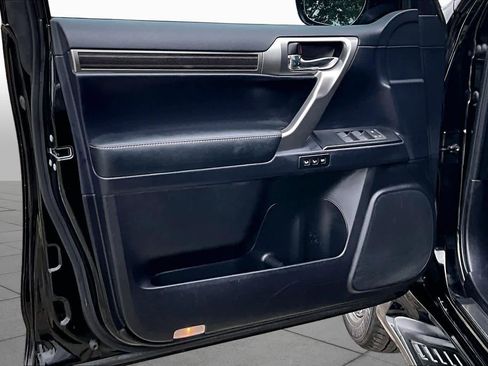 Used 2023 Lexus GX 460 Premium w/ Accessory Package AWD/4WD image 25