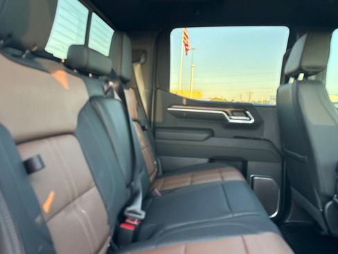 Used 2026 Chevrolet Silverado 1500 High Country AWD/4WD image 38
