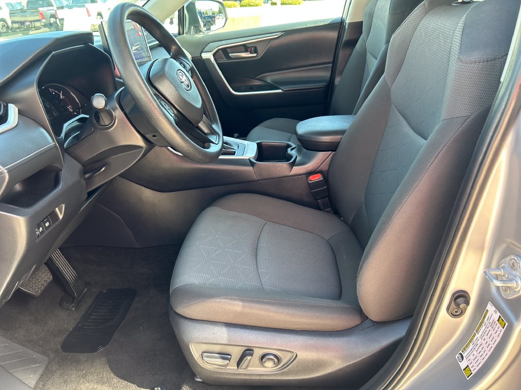 Certified 2025 Toyota RAV4 XLE AWD/4WD image 9