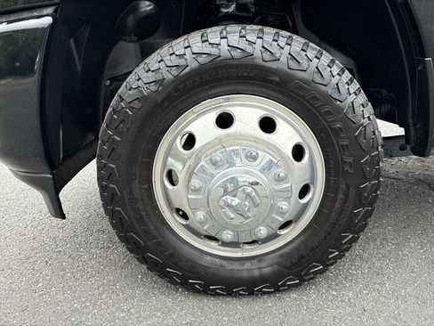 Used 2023 RAM 3500 Big Horn w/ Level B Equipment Group AWD/4WD image 17