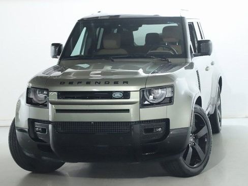 Used 2025 Land Rover Defender 110 X-Dynamic SE AWD/4WD image 3