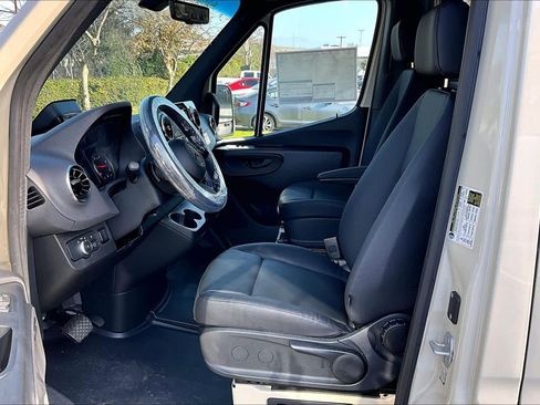New 2026 Mercedes-Benz Sprinter 2500 image 9
