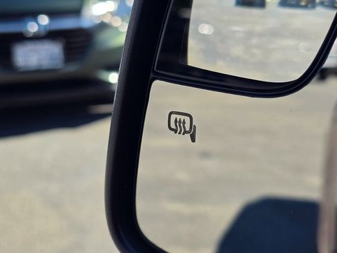 Used 2017 Ford Explorer XLT image 26