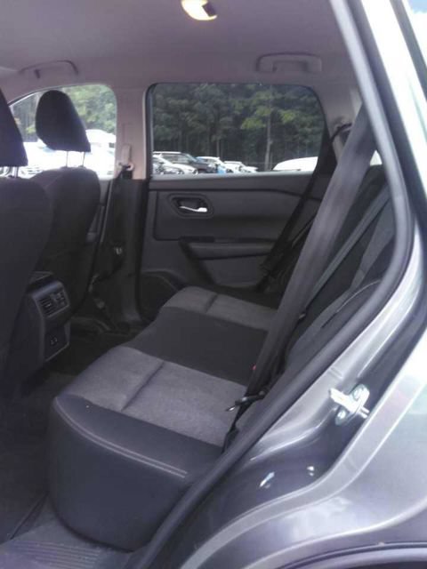 Used 2025 Nissan Rogue SV AWD/4WD image 5