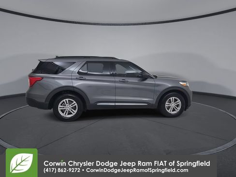 Used 2021 Ford Explorer XLT AWD/4WD image 16